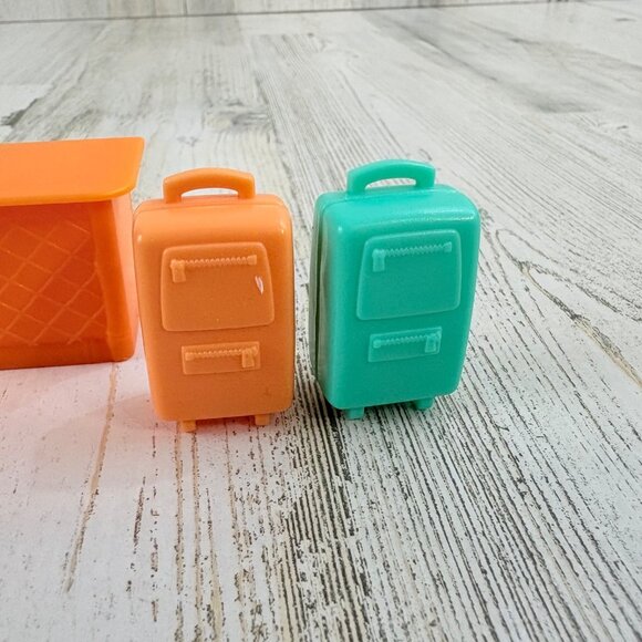 Bluey Airplane Desk Computer Suitcases Luggage Bags for Figure Playset NEW - Picture 3 of 9